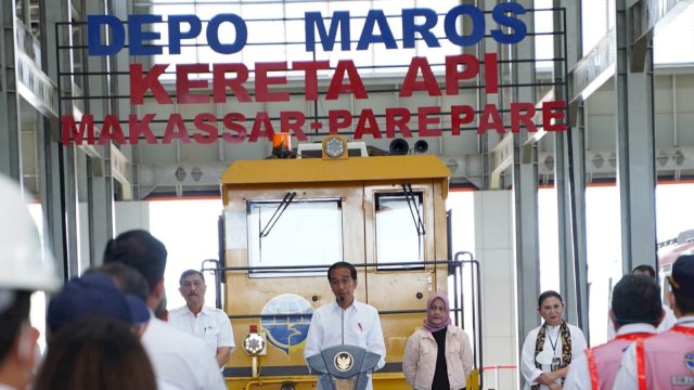 Presiden RI Joko Widodo resmikan Kereta Api Makassar-Parepare di Depo Maros (dokumen: istimewa)