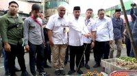 Hilman Pudjana Bersama Gubernur Sulsel Tinjau Harga Bahan Pokok di Pasar Terong