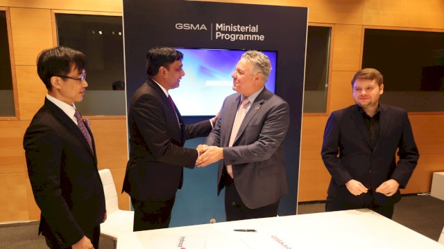 Indosat Ooredoo Hutchison (IOH) dan Global System for Mobile Communications Association (GSMA) menandatangani nota kesepahaman terkait peningkatan ketahanan lingkungan (dokumen: istimewa)