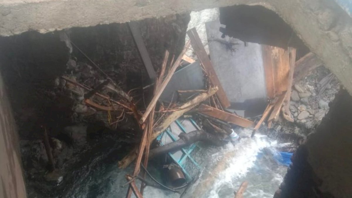 DPRD Lutim Turun Langsung Tinjau Kerusakan Intake Air Baku di Sungai Labongko Akibat Banjir