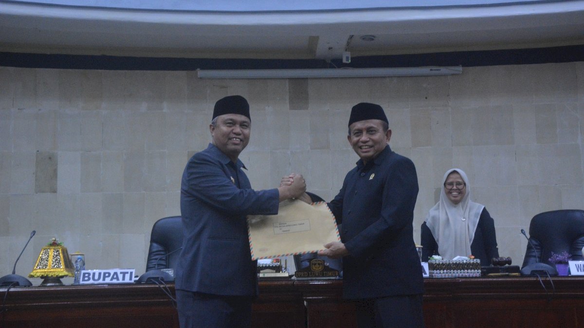 Rapat Paripurna Terkait Penyerahan Rancangan Peraturan Daerah tentang Pajak dan Retribusi Daerah