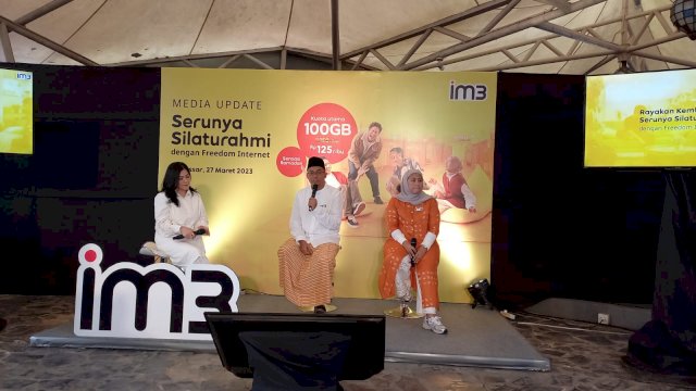 Media Update IM3 di Mall Ratu Indah yang dihadiri oleh Head of Region Kalimantan &amp; Sumapa Indosat Ooredoo Hutchison Prio Sasongko (Sri Wahyu Diastuti / Sulselsatu.com)