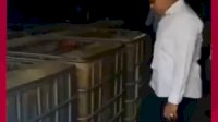 VIDEO: Ditreskrimsus Polda Lampung Gerebek Gudang Oplosan BBM Ilegal Milik Anggota Polisi