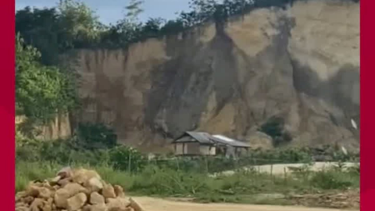 VIDEO: Buruh Bangunan Temukan Benda Diduga Bom Peninggalan Perang Dunia II