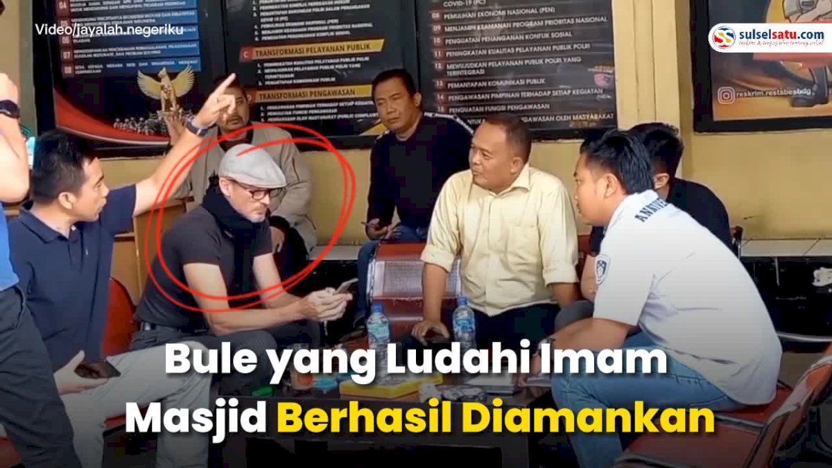VIDEO: Bule yang Ludahi Imam Masjid Berhasil Diamankan