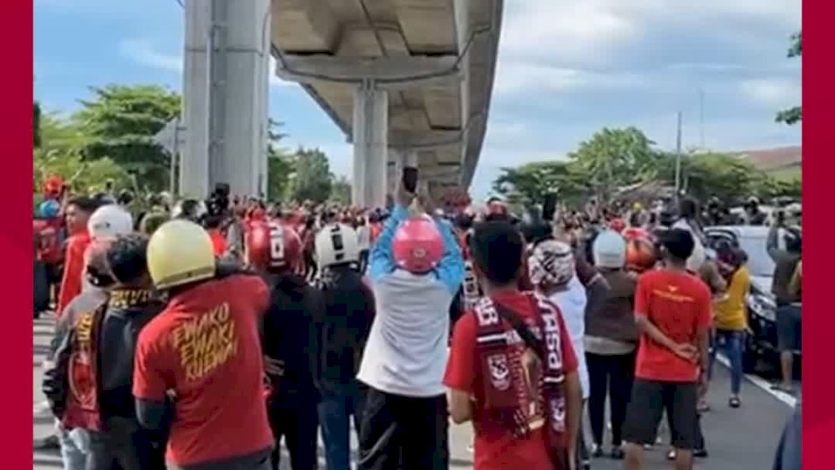 VIDEO: Konvoi Pesta Juara PSM Makassar Disambut Ribuan Suporter