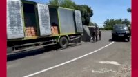 VIDEO: Tumpahan Oli di Balikajang Pinrang Bikin Sebuah Mobil Terbalik