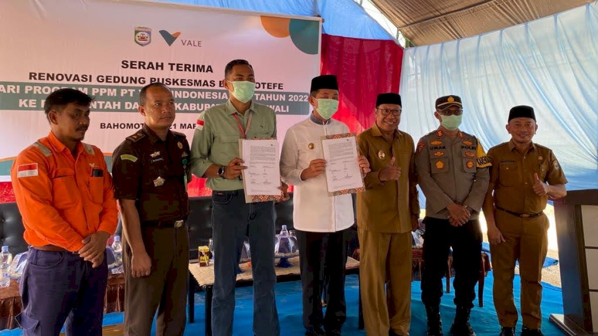 Dukung Peningkatan Sarana Kesehatan, PT Vale Serah Terima Renovasi PKM Bahomotefe ke Pemda Morowali