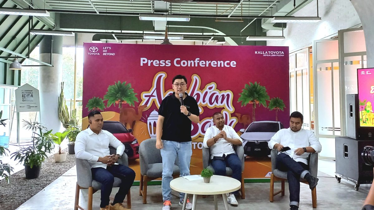 Pameran Arabian Souk Kalla Toyota, Siapkan 300 Jersey PSM Bertandantangan Pemain