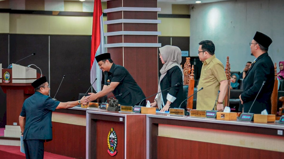 Sembilan Fraksi DPRD Sulsel Sampaikan Hasil Reses ke Gubernur Andi Sudirman