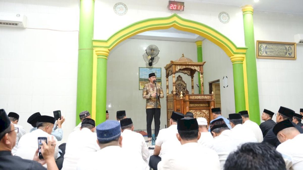 Tarawih Keliling di Pallangga, Adnan Sebut Bakal Tangani Persoalan Macet Secara Bertahap