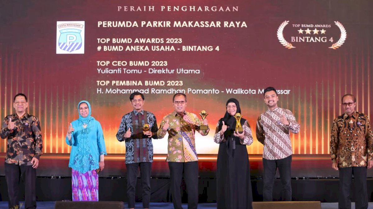 Wali Kota Danny Raih Top Pembina BUMD Award 2023