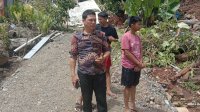 Anggota DPRD Luwu Timur Bantu Korban Longsor dan Hadir di Tengah Luka Mendalam