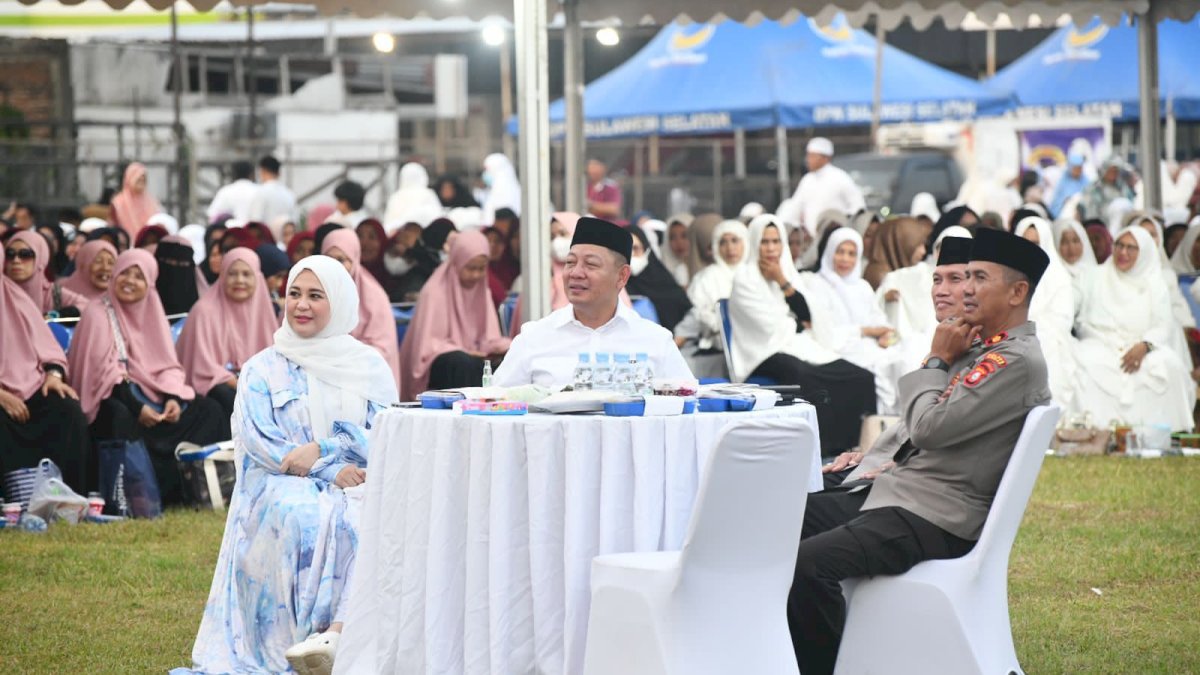 Rusdi Masse Bersama Fatmawati Silaturahmi Ribuan Warga Sidrap