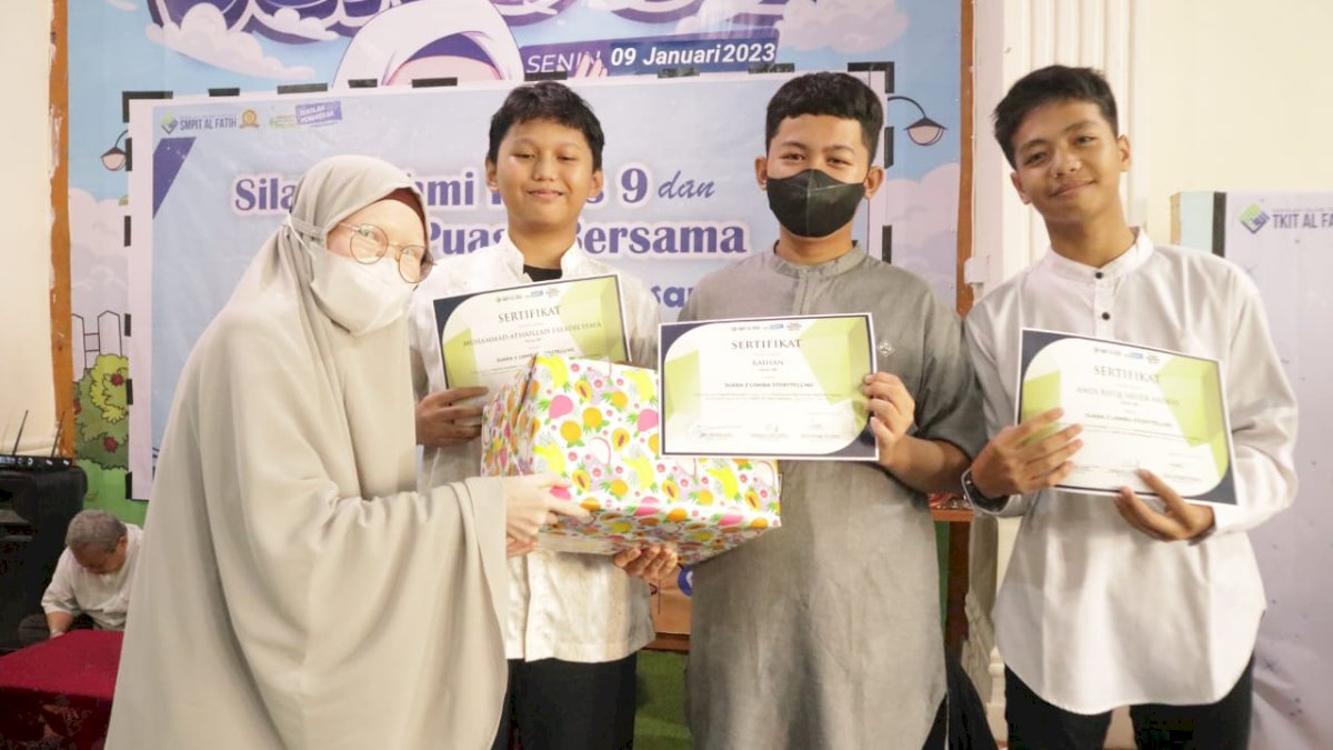 Aneka Lomba Warnai Amaliah Ramadan SMPIT Al Fatih Makassar