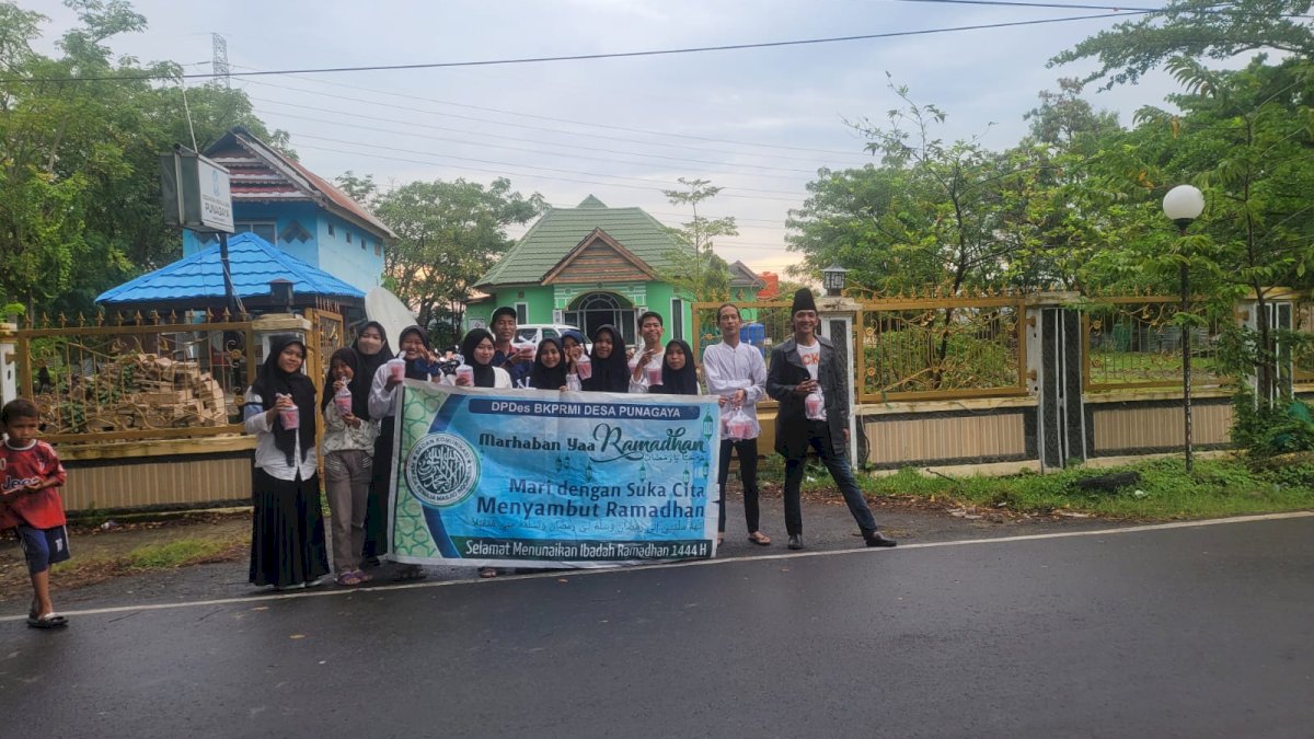 DPDes BKPRMI Desa Punagaya Jeneponto Bagi 500 Paket Takjil Gratis