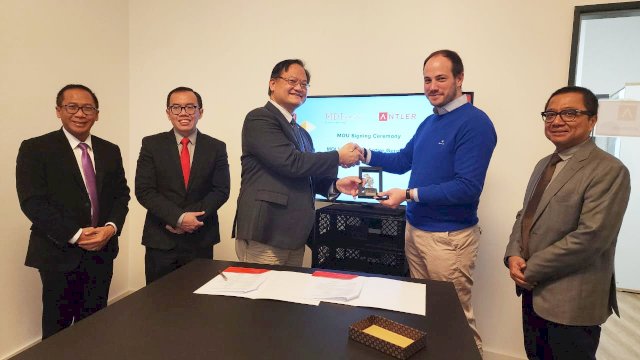 MDI Ventures dan Antler Germany menandatangani MoU di Berlin sebagai bagian dari runtutan kegiatan Telkom pada Hannover Messe 2023 (dokumen: istimewa)