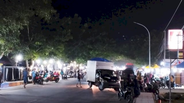Terjadi kemacetan di jalan Pahlawan Jeneponto (Dedi/sulselsatu)