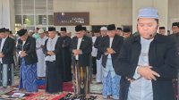 Salat Idul Fitri di Pelataran Pinisi, Rektor UNM: Mari Rayakan Kemenangan Perangi Hawa Nafsu