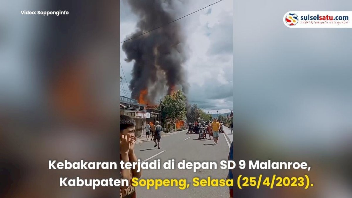VIDEO: Kebakaran di Depan SD 9 Malanroe Soppeng, Dipicu Ledakan Pom Bensin Mini