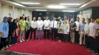 Hari Pertama Masuk Kerja Pasca Lebaran, Rektor UNM Harap Ciptakan Semangat Kebersamaan