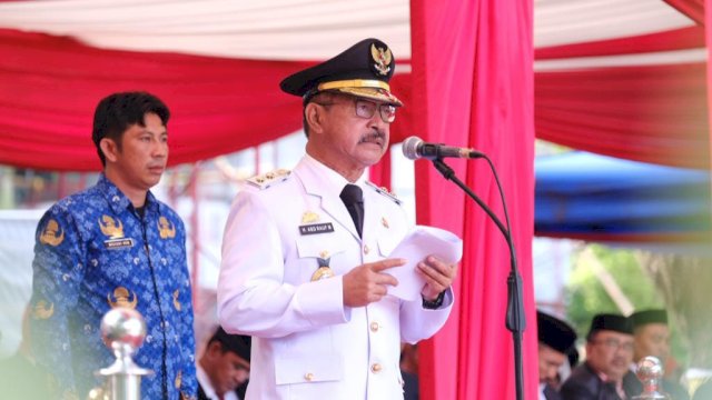 Wakil Bupati Gowa Abd Rauf Malaganni pimpin upacara peringati hari Otonomi Daerah (dokumen: istimewa)