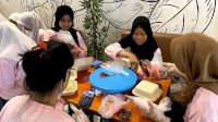 Lakukan Kegiatan Produktif, Srikandi Ganjar Sulsel Gandeng Perempuan Millenial Latih Hias Kue Bento Cake