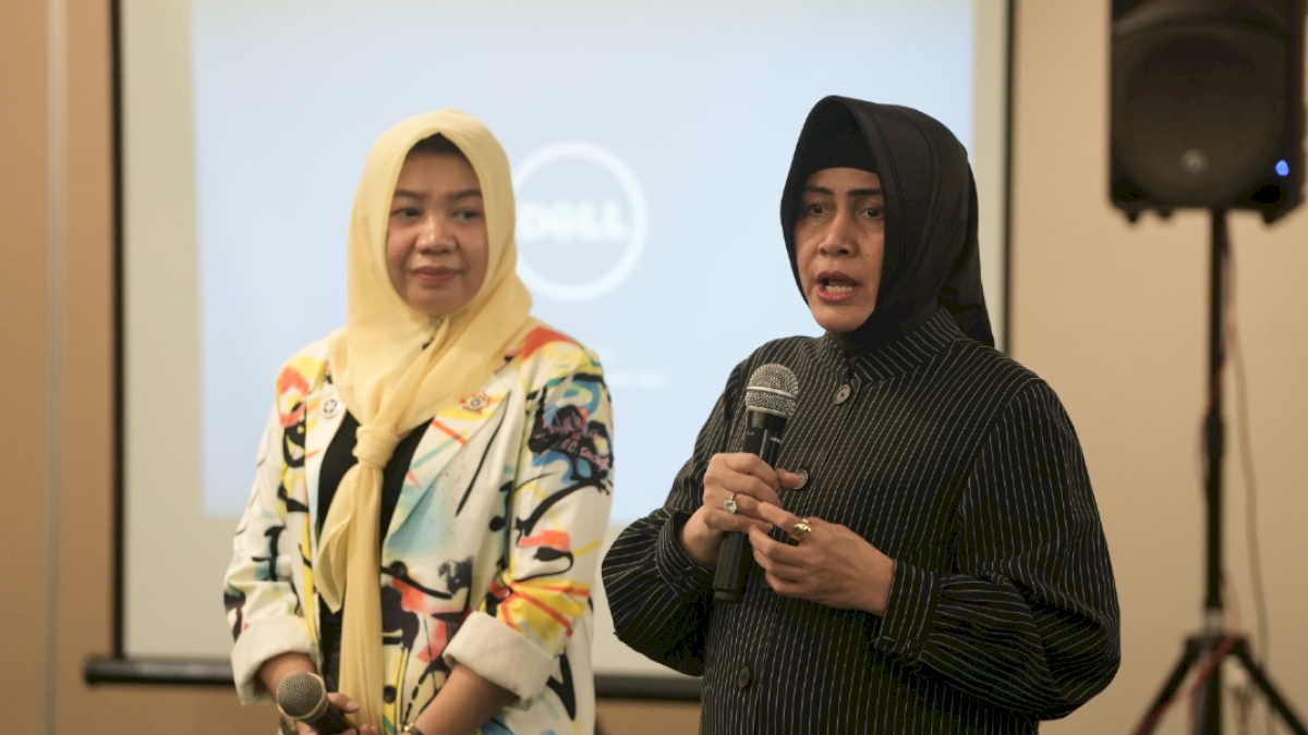 Ketua TP PKK Kota Makassar Terima Penghargaan Kerja Sama dari Nutric Bio Spray