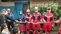 Damkar Makassar Amankan 68 Ekor Ular Sanca Berkeliaran di Permukiman Warga