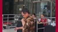 VIDEO: Sekjen DPR Indra Iskandar ‘Kabur’ saat Ditanya Wartawan Usai Menghadap KPK