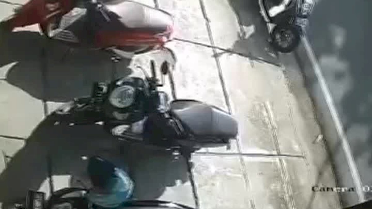 VIDEO: Lupa Cabut Kunci, Motor di Parepare Dibawa Kabur Pencuri