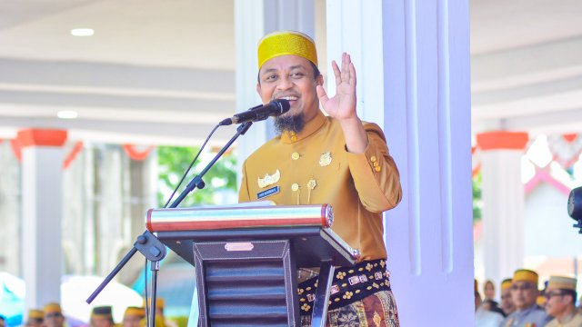 Gubernur Sulsel, Andi Sudirman Sulaiman saat membaca sambutan di HUT Jeneponto ke-160 (Dedi/sulselsatu)