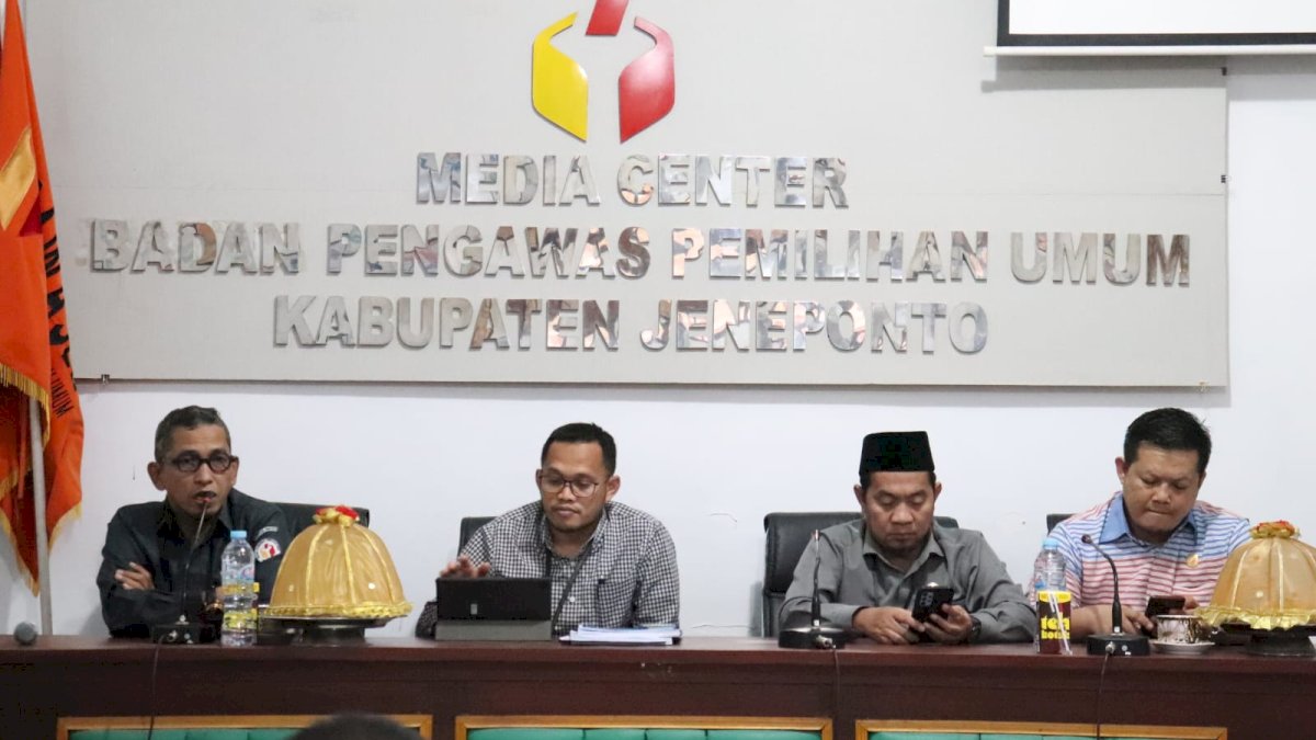 Bawaslu Jeneponto Gelar Rakor Dengan KPU Tentang Pengawasan Vermin Dokumen Bacaleg