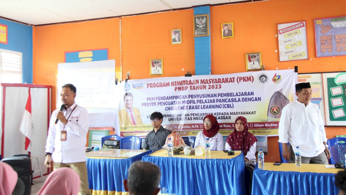 Teknik Elektro UNM Beri Pendampingan Pembelajaran Model Challenge Base Learning di Jeneponto