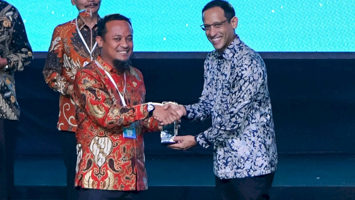Andi Sudirman Sulaiman Terima Penghargaan sebagai Pemda Transformatif Bidang SDM Pendidikan