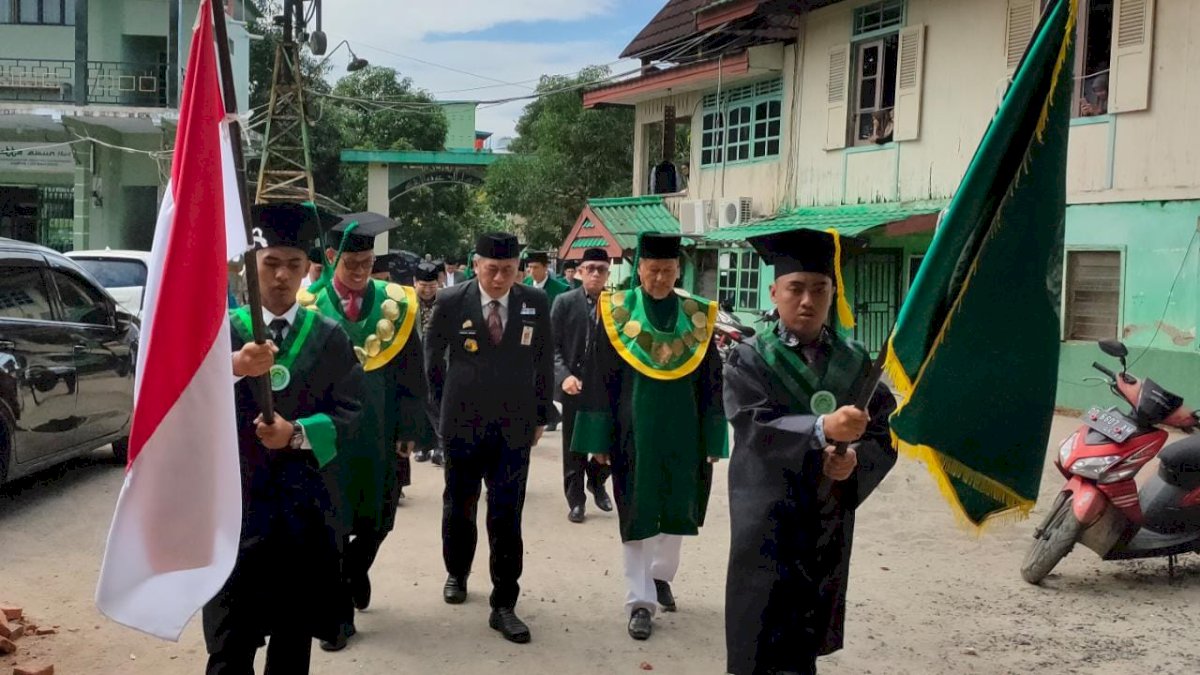 Sekda Barru Titip Pesan Bagi Wisudawan STAI DDI Mangkoso Agar Mampu Mengikuti Zaman