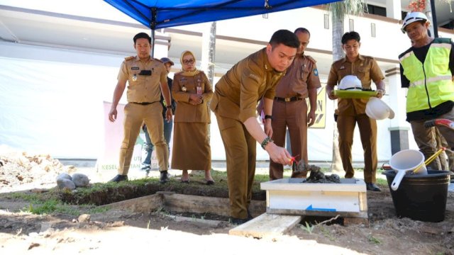Peletakan batu pertama Taman Adnan-Kio oleh Bupati Gowa Adnan Purichta Ichsan (Foto: Istimewa)