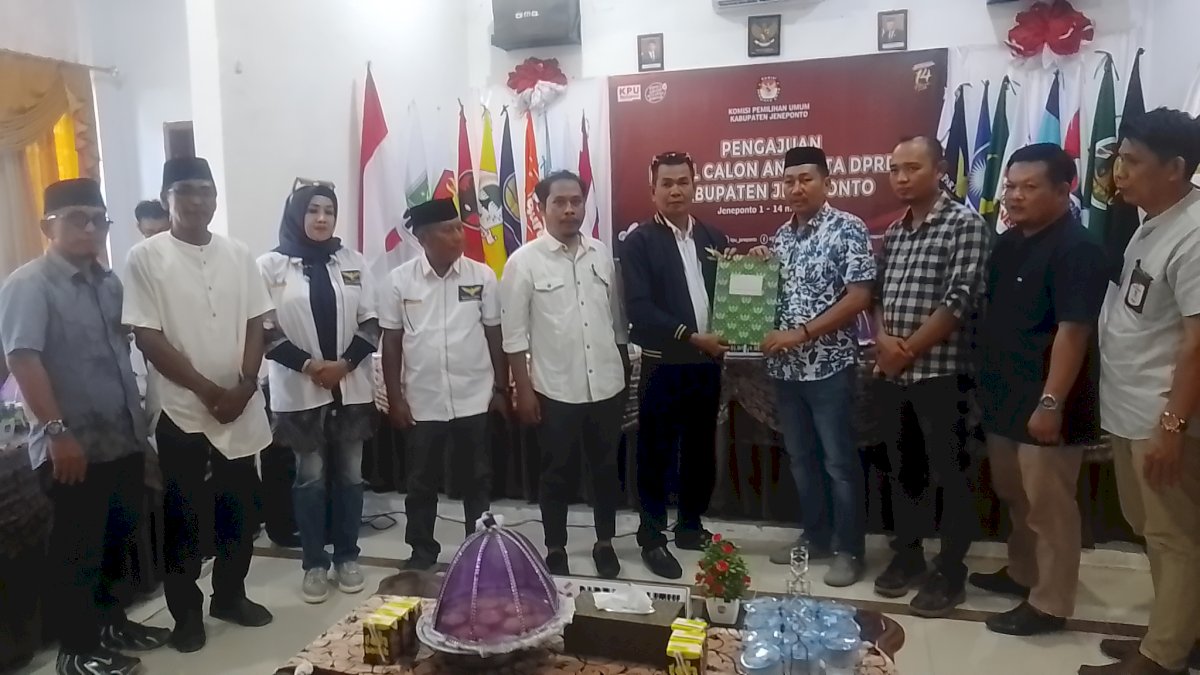 Partai Garuda Jeneponto Kembali Daftarkan Bacalegnya, KPU : Lengkap dan Diterima
