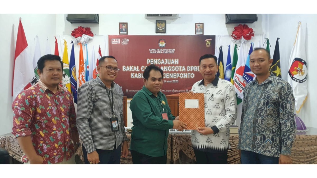 Daftarkan Bacaleg ke KPU, PBB Jeneponto Optimis Raih 6 Kursi di Pemilu 2024