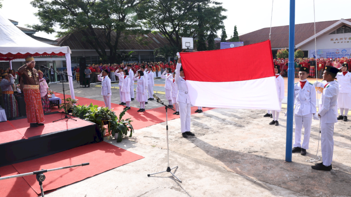 Hardiknas 2023, Danny Pomanto Canangkan Penggunaan Baju Adat dan Penerapan Metode Belajar Gampang Asyik