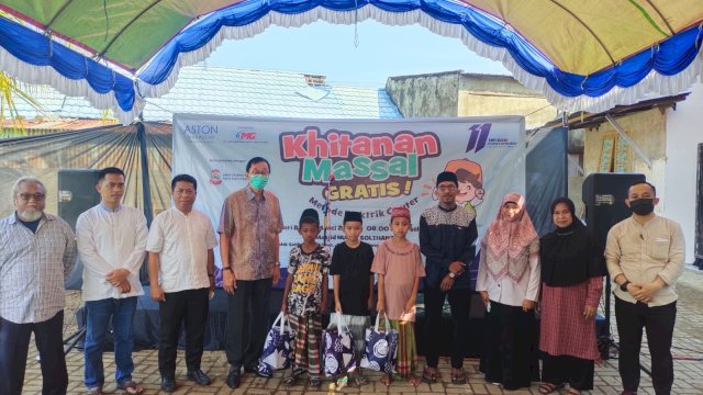 ASTON Makassar gelar khitanan massal sebagai salah satu rangkaian kegiatan HUT ke-11 tahun (Foto: Istimewa).