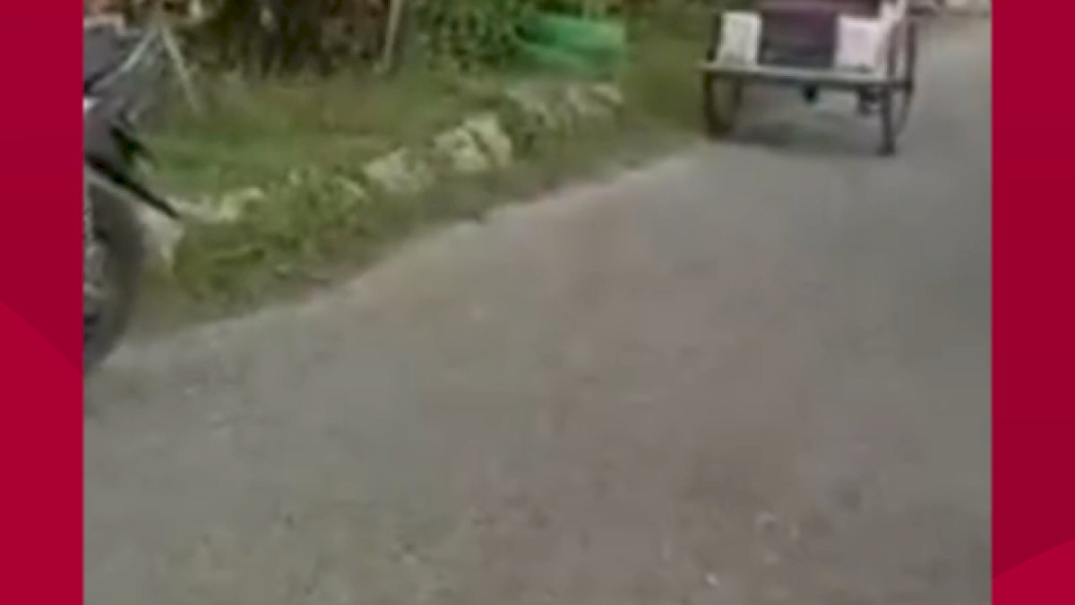 VIDEO: Pulang dari Tarik Becak, Rumah Tukang Becak di Barru Dilalap Si Jago Merah