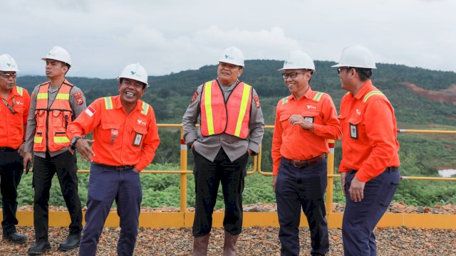 Kapolda Sulsel Irjen Setyo Boedi Moempoeni Harso kunjungan ke Blok Sorowako PT Vale (Foto: Istimewa)