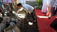 Kabag Kesra dan Camat Tamalanrea Awali Peletakan Batu Pembangunan Masjid Baiturahman