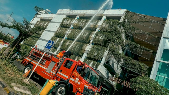 Simulasi kebakaran di Mall Ratu Indah (Foto:Istimewa)