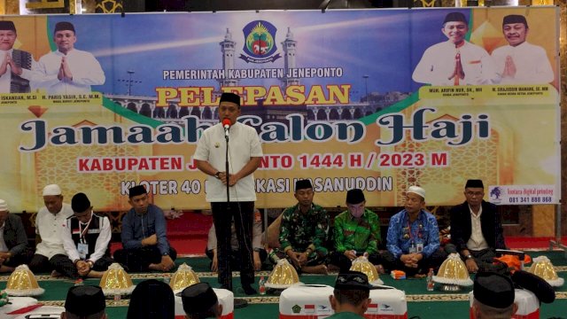 Wakil Bupati Jeneponto, Paris Yaris pimpin Pelepasan CJH Jeneponto di Masjid Agung (Dedi/Sulselsatu)