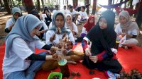 Pemuda dan Perempuan Ganjar Gelar Pelatihan Membuat Suvenir di Gowa