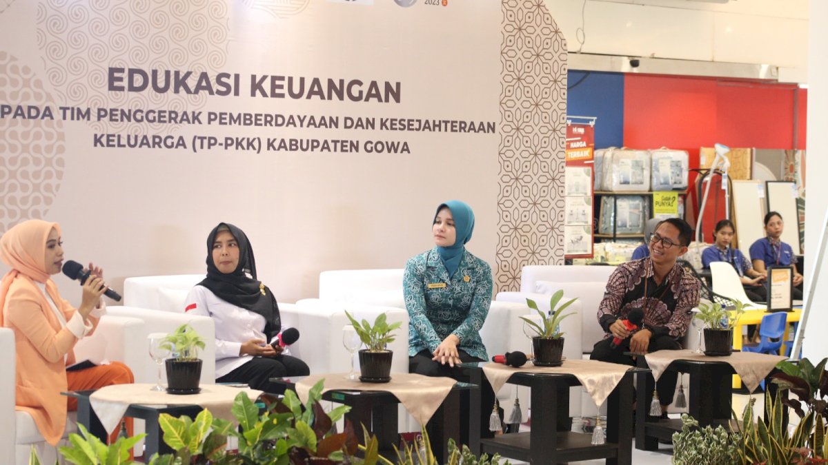 TP PKK Gowa Gandeng OJK Sulampua Beri Literasi Pengelolaan Keuangan yang Baik