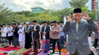 Rudianto Lallo Salat Idul Adha Bareng Warga Muhammadiyah di Pantai Losari Makassar