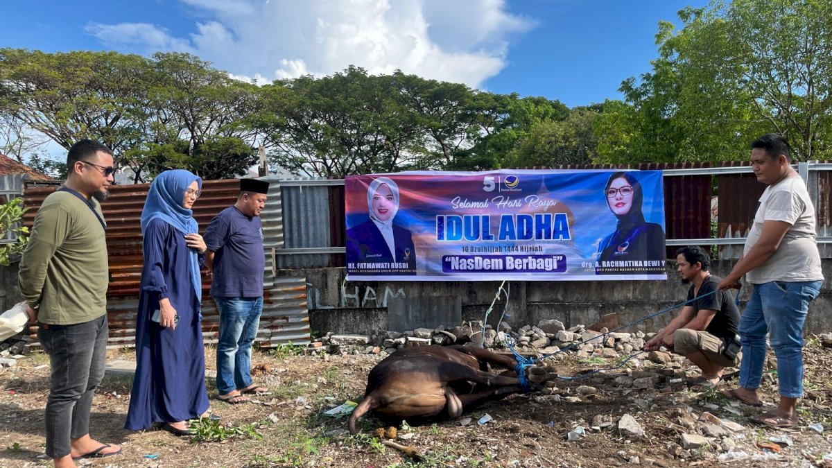 NasDem Makassar Bagi Daging Kurban ke Warga di 15 Kecamatan